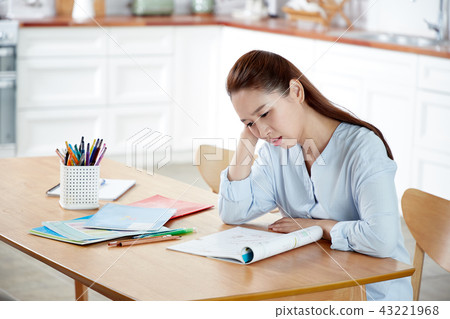 Home-schooing Home Learning Internet Lecture Private School Tuition Private Education Expenses Home-schooing Home Learning Internet Lecture Private School Tuition Private Education Expenses 43221968