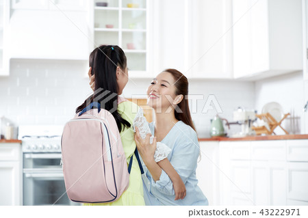Home-schooing home lesson internet lecture tutoring private tutoring 43222971