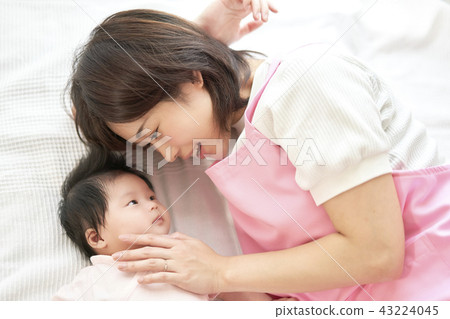 保姆幼兒園嬰兒午睡 43224045