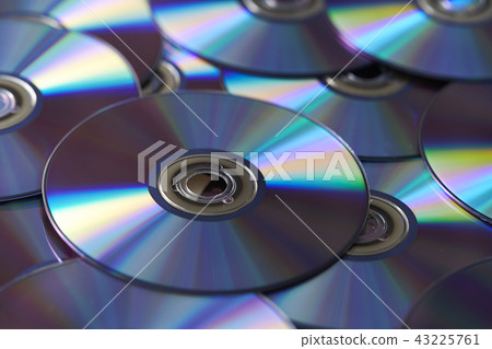 很多CD光盤 43225761