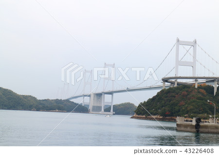 Landscape of the Seto Inland Sea seen from a tidal boat Landscape of the Seto Inland Sea seen from a tidal boat 43226408