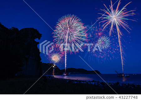 Mie Prefecture Kumano Grand Fireworks Festival Shishiiwa Mie Prefecture Kumano Grand Fireworks Festival Shishiiwa 43227748
