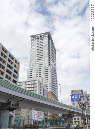 Cross Air Tower and Metropolitan Expressway Ring Line (Meguro-ku, Tokyo) 43228317