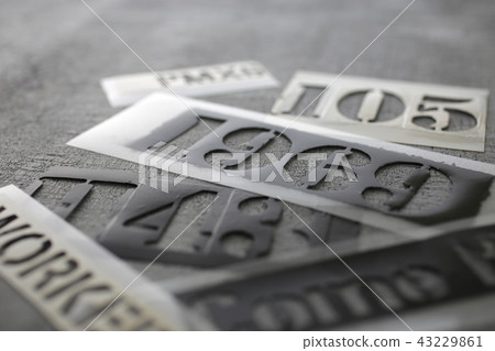 Stencil plate 43229861