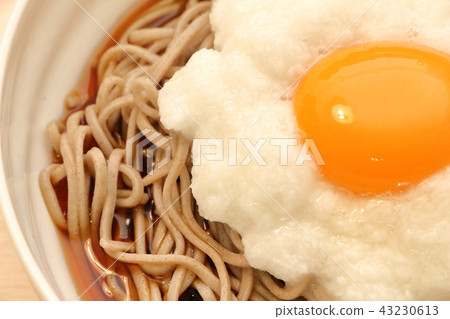 Moonlit Tororo蕎麥麵。 Moonlit Tororo蕎麥麵。 43230613