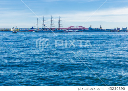 Nippon Maru, a sailing ship training ship that enters Kobe Port. Training ship, Aounmaru. 43230890