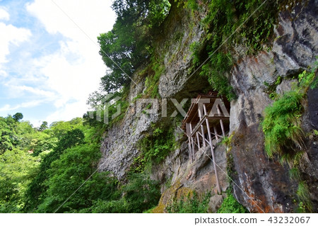 Entrance hall 43232067