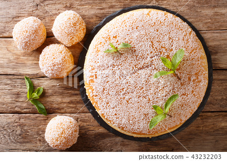 Large and small tropezienne cakes 43232203