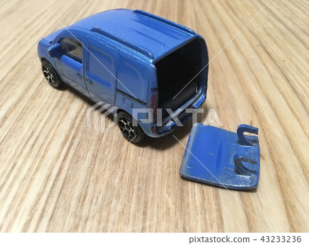 Mini car broken behind Mini car broken behind 43233236