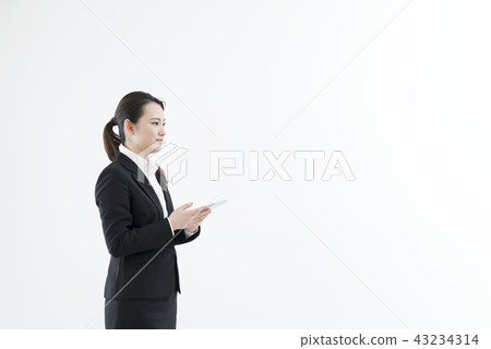 有片劑的年輕女商人 43234314