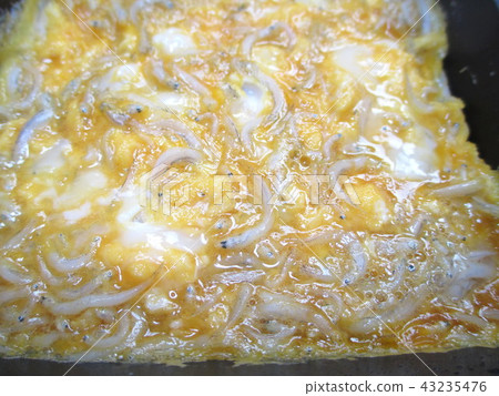 During grilled egg with shirassu During grilled egg with shirassu 43235476