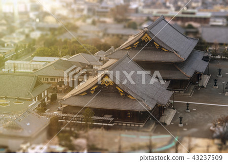 Aerial photo of Higashi Honganji Temple in Kyoto. It is built in the 17th century and features the world's largest wooden roof owned by Buddhism of Jodo sec Aerial photo of Higashi Honganji Temple in Kyoto. It is built in the 17th century and features the world's largest wooden roof owned by Buddhism of Jodo sec 43237509