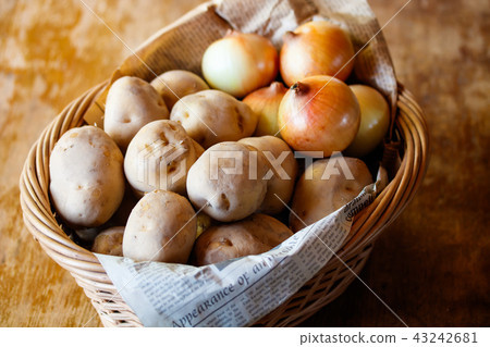 Potato and onion 43242681