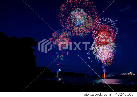 三重縣熊野大煙花節石獅。比較光合成 43243103