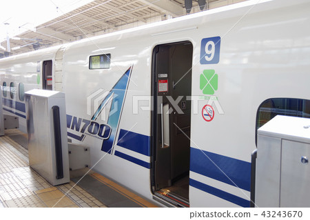 Nozomi train bound for Tokyo 43243670