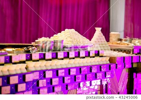 Beautifully decorated catering Beautifully decorated catering 43245006