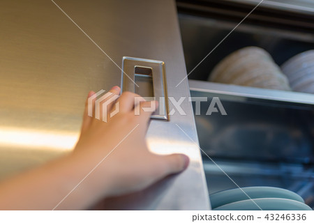 在一家餐館 43246336