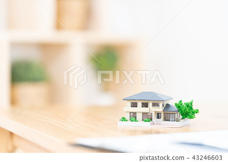 Real estate miniature model family family 43246603