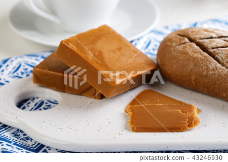 Breakfast with Brunost cheese 43246930