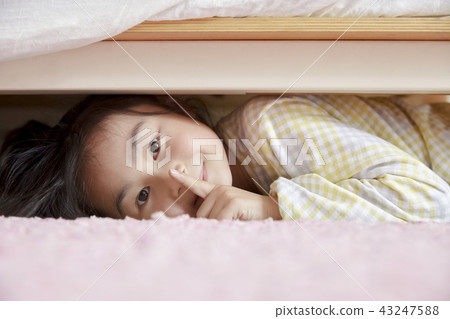 A girl staying with a friend staying 43247588