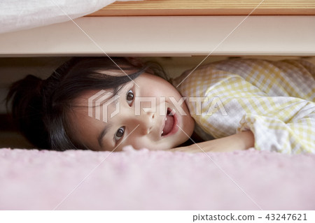 Girls Portrait 43247621