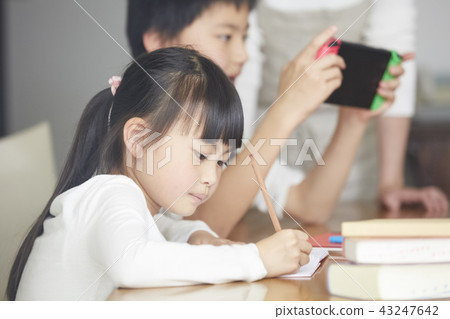 Girls and boys to study Girls and boys to study 43247642