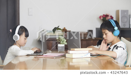 Girls and boys to study Girls and boys to study 43247643