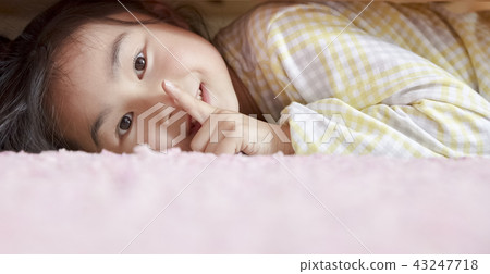 Girls Portrait Girls Portrait 43247718