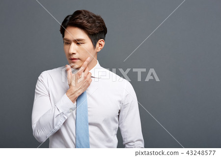 男性商人顏色袋子 男性商人顏色袋子 43248577