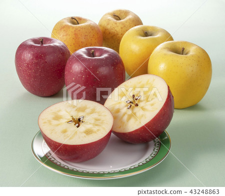 Apple with honey 43248863