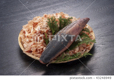 削尖和乾鰹魚 削尖和乾鰹魚 43248949