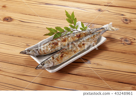 薩拉米香腸烤秋刀魚 43248961