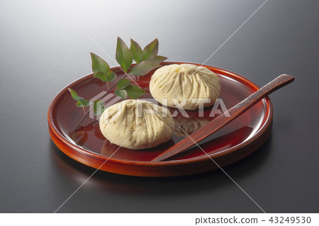 Sweet chestnut paste  43249530