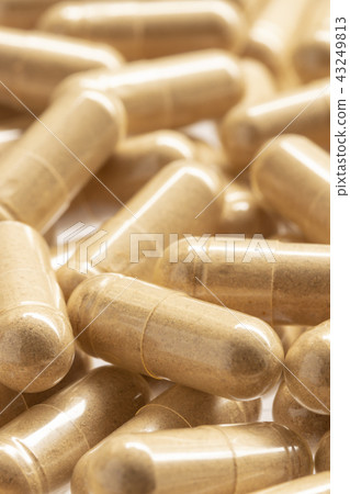 pile of pill capsules 43249813