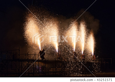 Hand tube fireworks 43 43251571