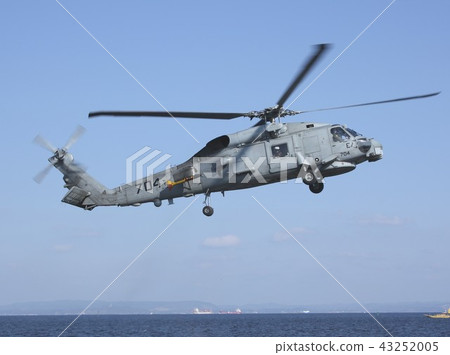 SH-60B日本美國海軍的Seahawk反潛直升機，也積極參與在東海徘徊的東日本大地震的災難調度 43252005