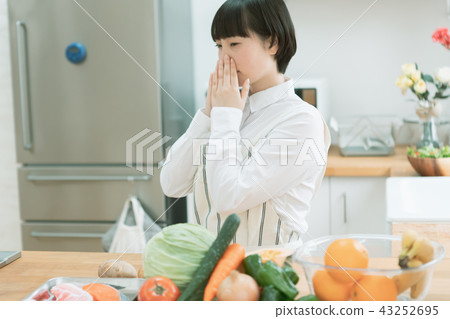 發臭的 臭的 花粉過敏 43252695
