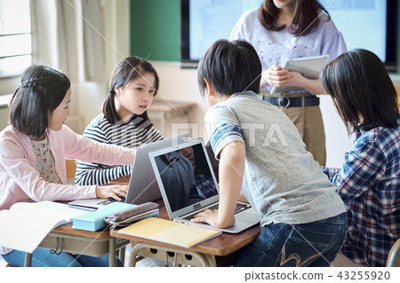IT教育的課堂場面 IT教育的課堂場面 43255920