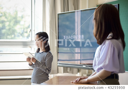 提供免費學習的小學生 提供免費學習的小學生 43255930