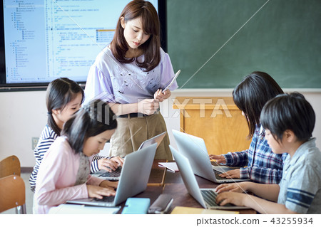 Classroom scene of IT education Classroom scene of IT education 43255934