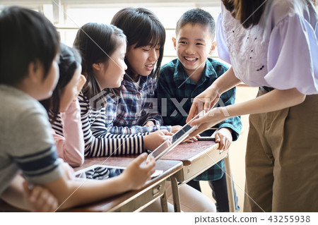 Classroom scene of IT education 43255938