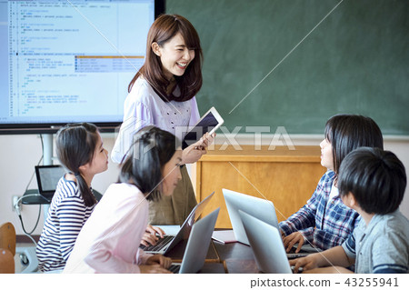 Classroom scene of IT education Classroom scene of IT education 43255941