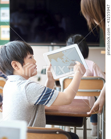 Classroom scene of IT education 43255947