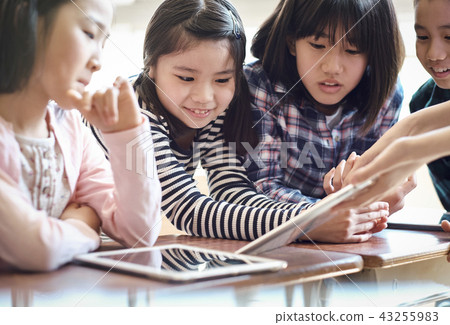 小學IT教育課風景 小學IT教育課風景 43255983