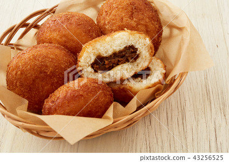 Curry bread filled with basket Curry bread filled with basket 43256525