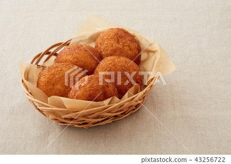 Curry bread filled with basket 43256722