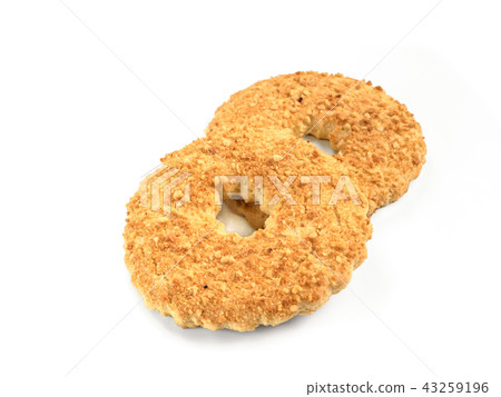 Shortcrust ring isolated on white 43259196