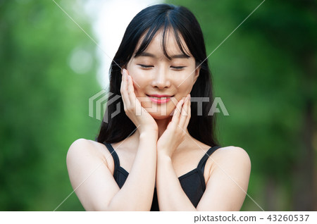 Young woman, business woman 43260537