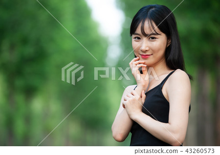 Young woman, business woman 43260573