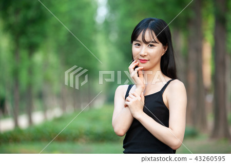 Young woman, business woman 43260595